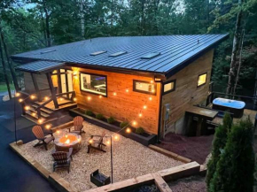 Modern Mountain Getaway with Hot Tub, Fire Pit